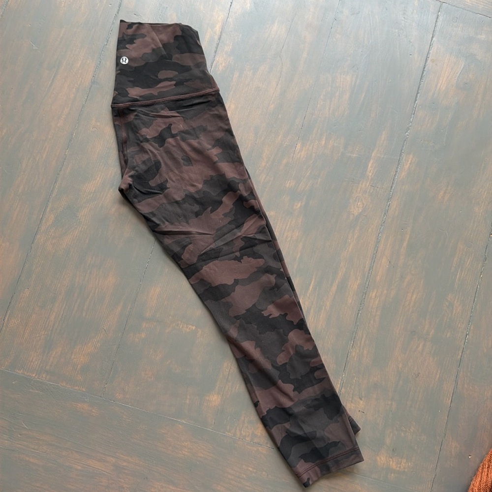 Lululemon 23’ crop camouflage align tights